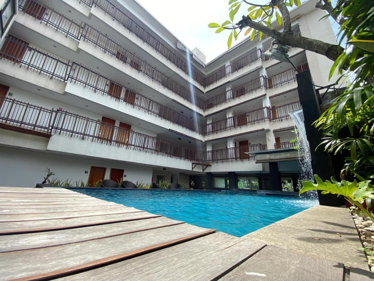 Sun Royal Hotel Kuta  Exterior photo