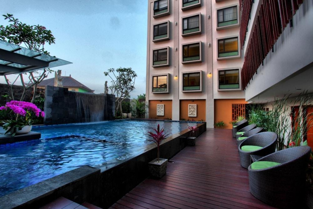 Sun Royal Hotel Kuta  Exterior photo